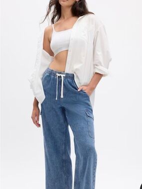 GAP Mid Blue Cargo High Waisted Pull On Jeans - Size M